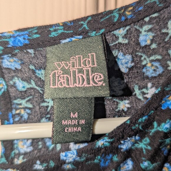 Beautiful blouse - Picture 2 of 4